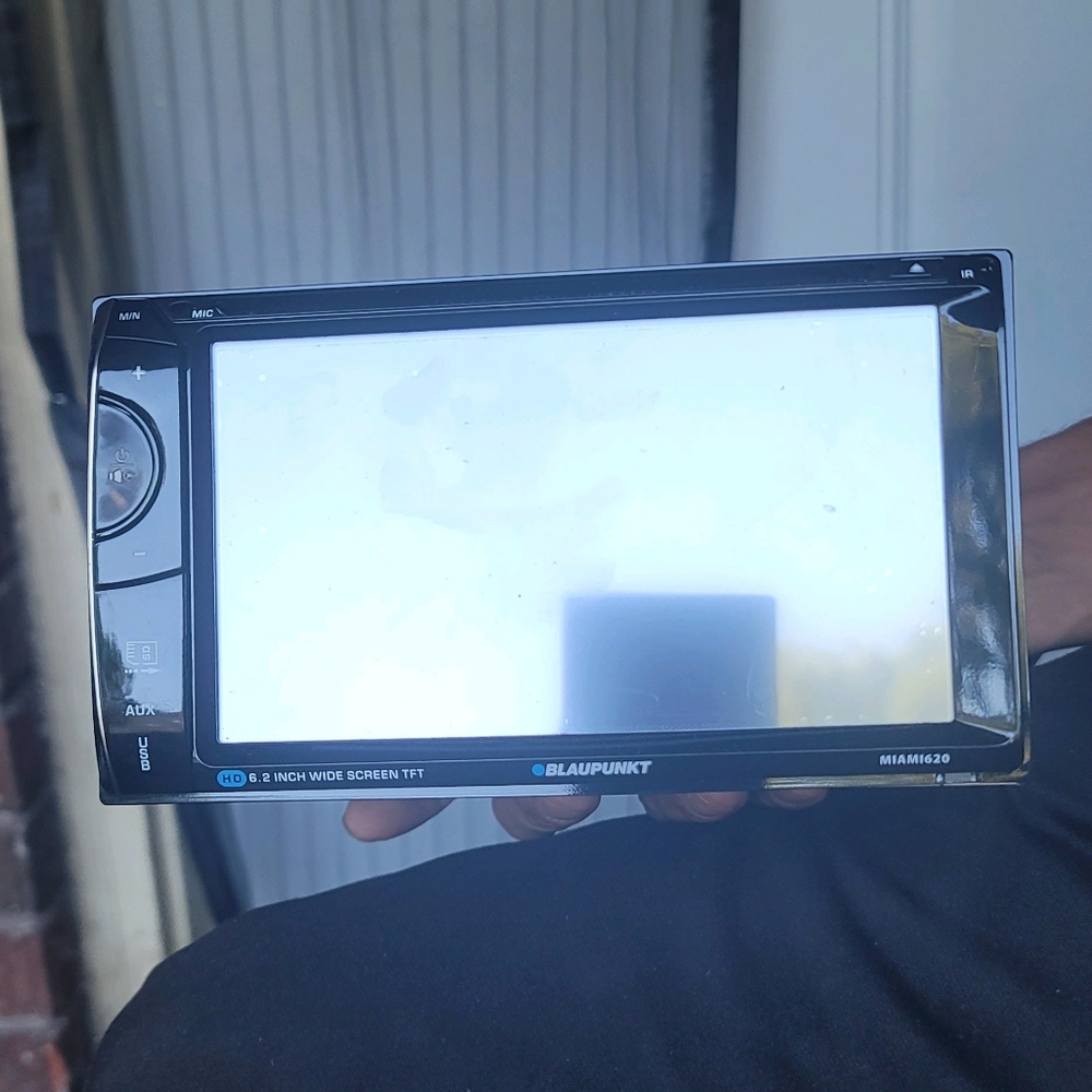 Blaupunkt Miami 620 2-DIN Car In-Dash DVD (NO WIRE HARNESS) - Picture 2 of 4